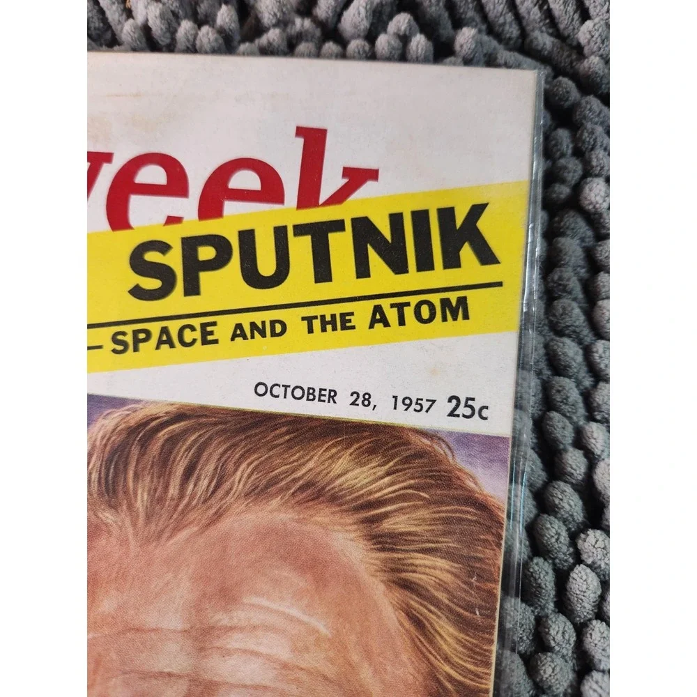 1957 OCTOBER 28 NEWSWEEK MAGAZINE - Ike And Sputnik‎ Vintage~SUPER RARE